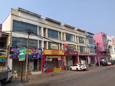 Kota Bharu 3storeys Shoplot 20'x70'