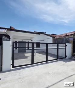 NEWLY REFURBISHED !! 20x65 3R2B Pekan Meru Single Storey House Klang