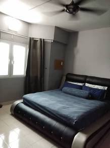 Beautifully Renovated Corner unit condo