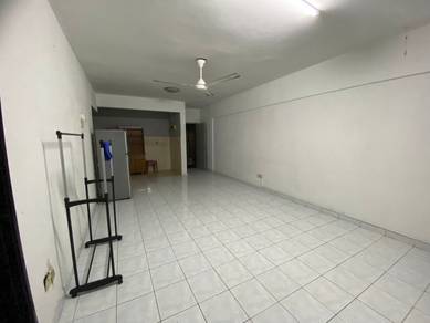 Subang Suria Apartment U5 Subang Bestari With 2 lifts to let