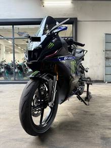 2022 Yamaha R15M Monster Carbon Fiber ( Full Loan)