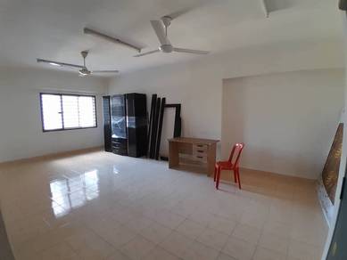 Bayu Puteri 3 Apartment @ Taman Bayu Puteri / Basic Furnish / Gated