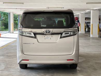 Toyota VELLFIRE 2.5 X *8 SEATER
