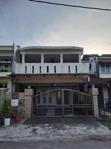 Taman Kinrara Seksyen 2 Double Story House For Sale