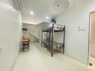 Shah Alam Bilik sewa🔥 double storey house seksyen 4 shah alam