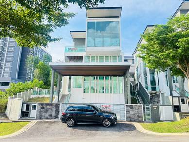 CORNER LOT 3 Storey Bungalow With Private Lift & Pool Hamton Kemensah