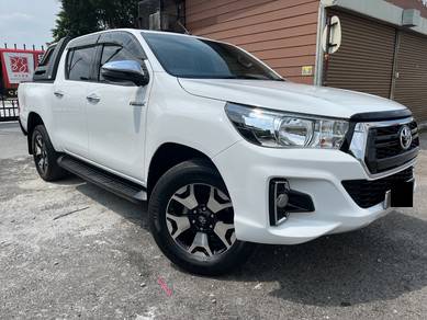 Toyota HILUX 2.4 L-EDITION (A)