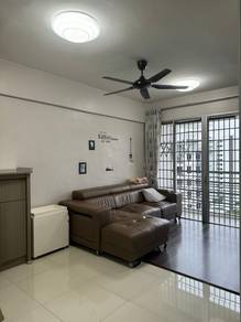 3 Parking lot , Pool view , Renovated , Putra Place