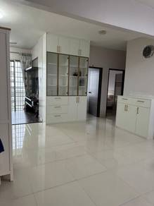 3 Parking lot , Pool view , Renovated , Putra Place