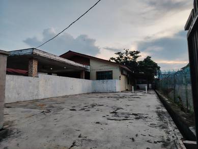 Rumah sewa Kampung Melayu Majidee