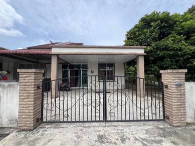 Taman Seri Merbau, Semi D Corner Lot