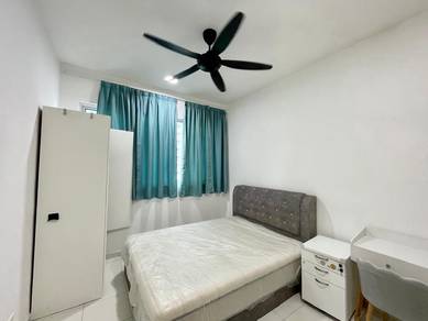 Move In Ready! Fully Furnished i-Santorini with 2 Carparks