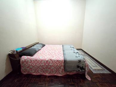 CORNER LOT Double Storey House Bangi Golf Resort Bandar Baru Bangi