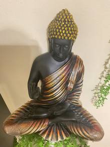 “Radiance of Peace – Meditating Buddha Statue”