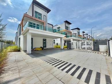 CORNER LOT 3 Storey Bungalow Taman Kayangan Villas, Klebang Limbongan