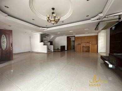 Bukit Tinggi 1 Klang 2.5sty Semi D 40x80 Fully Renovated Extended