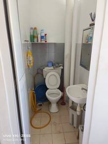 CORNER UNIT AND FLOOR TILES! I-PARK 3 room 2 bath 1 car park