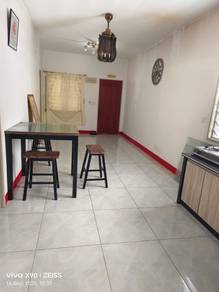 CORNER UNIT AND FLOOR TILES! I-PARK 3 room 2 bath 1 car park