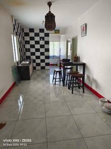 CORNER UNIT AND FLOOR TILES! I-PARK 3 room 2 bath 1 car park