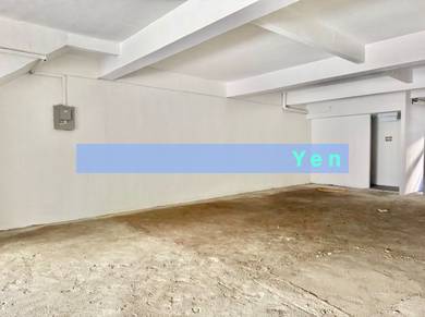 Hot Location in TTDI! Ground Floor Shop Perfect for Café or Restaurant