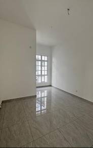 Kulai Big Size double Storey Corner Lot / Only 1.04Mil / Last 2 Unit