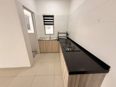 【 Kitchen table top, fridge 】 Perdana Park Apartment, Tasik Puteri