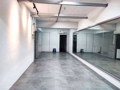 [ HOT LOCATION ] Shop Lot at Batu Lanchang for rent [ RARE unit ]