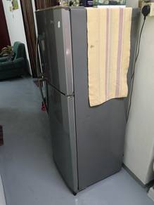 Fridge / Peti Sejuk