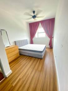 Master Bedroom in Mont Kiara (Female only)