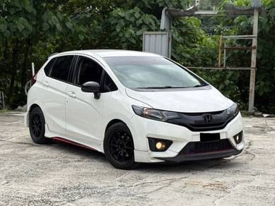 Honda JAZZ 1.5 V (A) Free 3 tahun Warranty