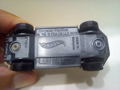 Hot Wheels Chrysler Pacifica Minivan Diecast Car