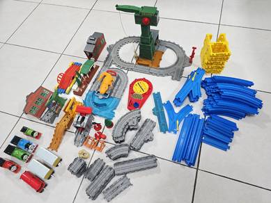 Tomy Thomas and Friends Extensive
Train Set