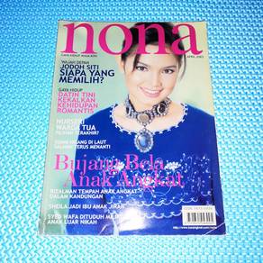 Majalah Nona April 2003 Siti Nurhaliza Cover