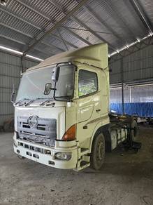 Unregiatered Hino 700 