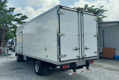 2017 Isuzu NQR75UKN-D UBS Freezer Box 21' TipTop