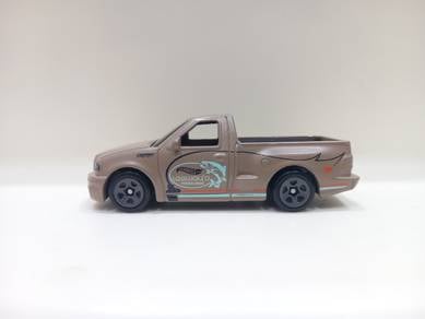 Hot Wheels '99 Ford F-150 SVT Lightning Truck