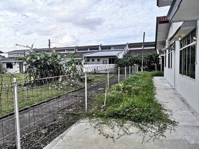 Single Storey Terrace Corner house at Tabuan Laru For Rent