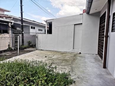Single Storey Terrace Corner house at Tabuan Laru For Rent