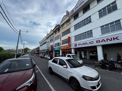 Simpang Renggam 3 Storey Corner Shoplot For Sale