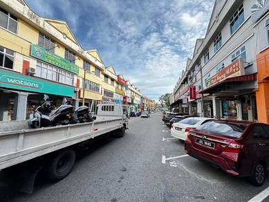 Simpang Renggam 3 Storey Corner Shoplot For Sale