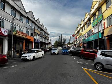 Simpang Renggam 3 Storey Corner Shoplot For Sale