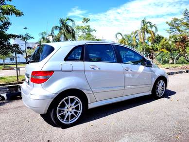 Mercedes Benz B180 (CBU) 1.7 FACELIFT (A)
