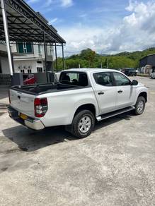 Mitsubishi TRITON 2.4 VGT A/T PREMIUM (A)