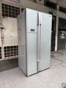 Hitachi Fridge Peti ais Side by Side 605L