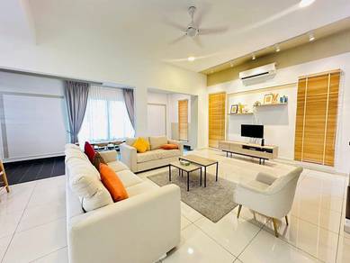 Beautiful Renovated Corner Lot Renovated 2 Storey Semi-D Garden Homes