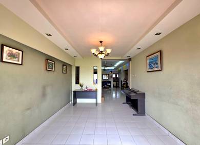 La Vista Condominium 4 Bedrooms Partially Furnished Puchong