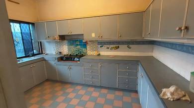Taman Connaught 2.5 Storey House【6-Bedrooms】Gated Guarded FREEHOLD