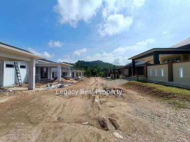 Semi-D design moden dan luas belakang pantai timur