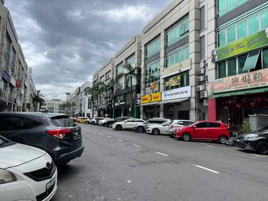 Puchong Bandar Puteri, 4 Storey Shop Next to LRT
