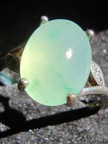 Giok Jadeite Ais Hijau Burma Eksklusif